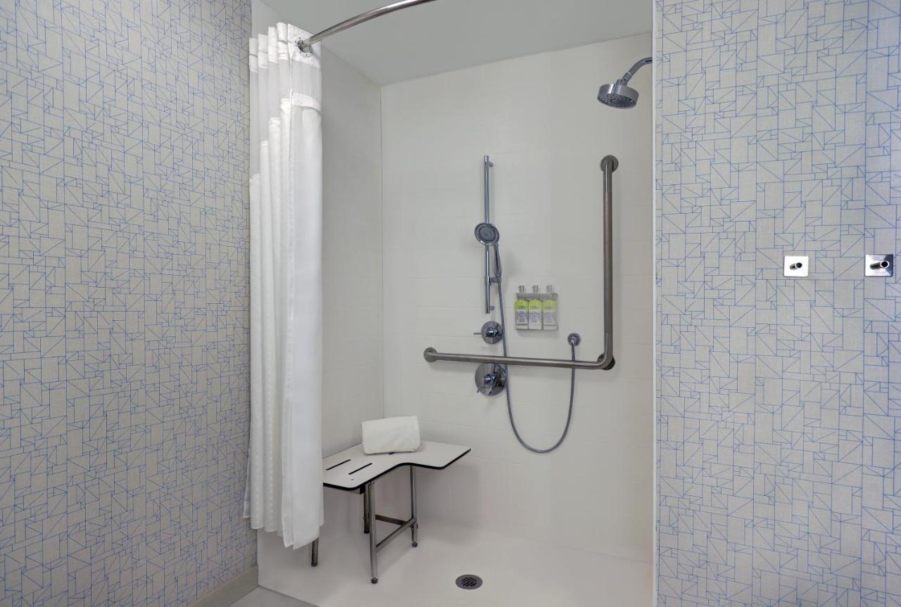 Holiday Inn Express - Kingston West By Ihg מראה חיצוני תמונה